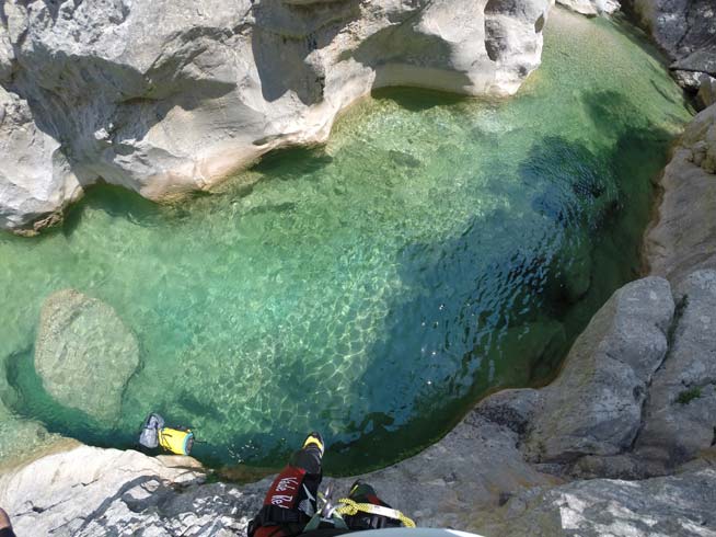 Sorties canyoning avec Escalade Pau